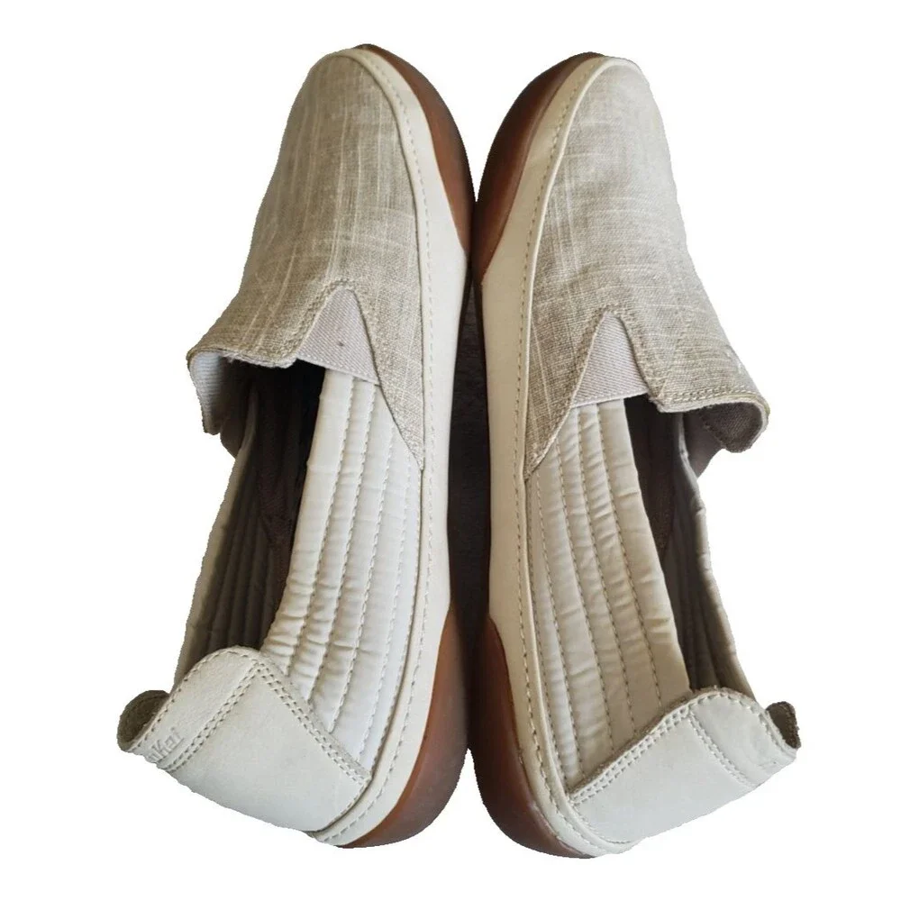 OluKai Lanai Men's Size 11 Beige Tan Slip On Casual Shoes Comfort Loafer